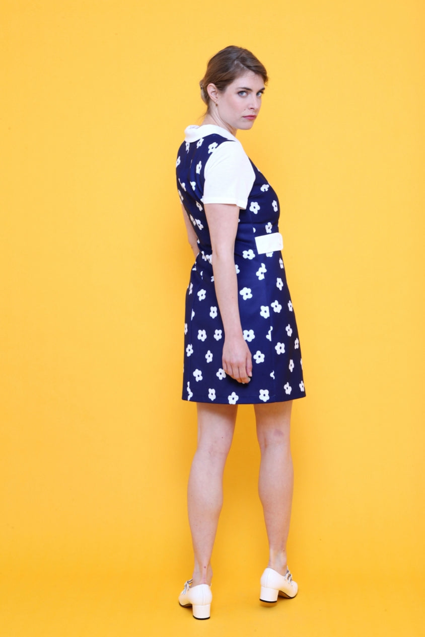 Robe bleue à fleurs détail col claudine – HAFTER MODE