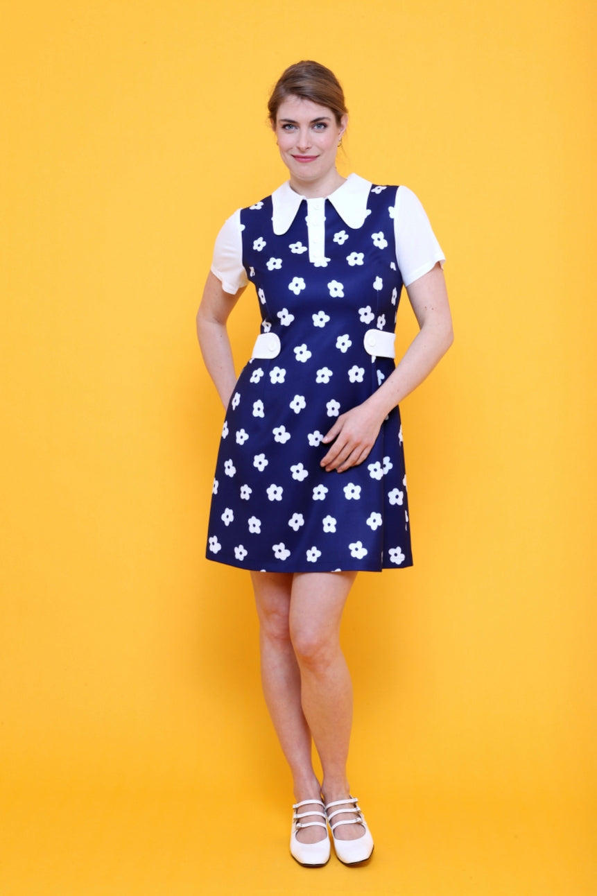 Robe bleue à fleurs look chic années 60 – HAFTER MODE